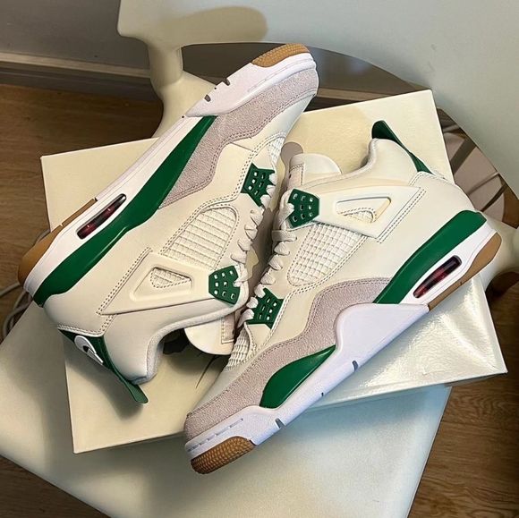 AIR JORDAN 4 ‘PINE GREEN’ x NIKE SB